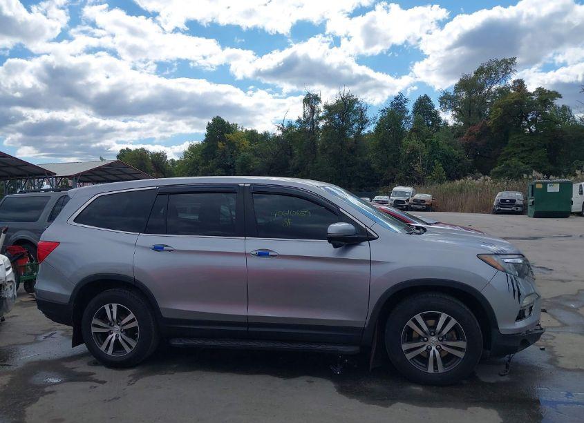 Photo 13 of 2017 Honda Pilot EX (VIN 5FNYF6H31HB088931)