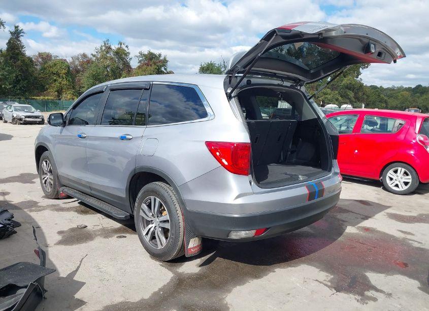 Photo 3 of 2017 Honda Pilot EX (VIN 5FNYF6H31HB088931)