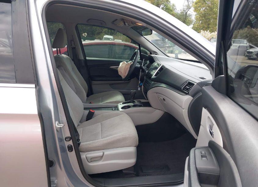 Photo 5 of 2017 Honda Pilot EX (VIN 5FNYF6H31HB088931)