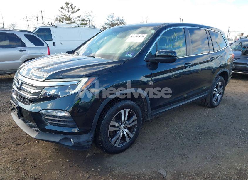 Photo 2 of 2016 Honda Pilot EX (VIN 5FNYF6H32GB022662)