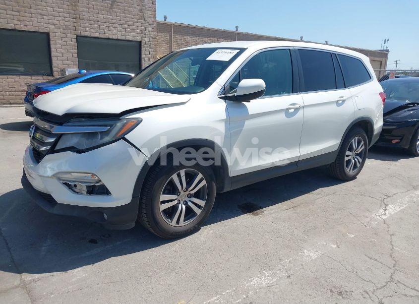 Photo 2 of 2016 Honda Pilot EX (VIN 5FNYF6H32GB074518)