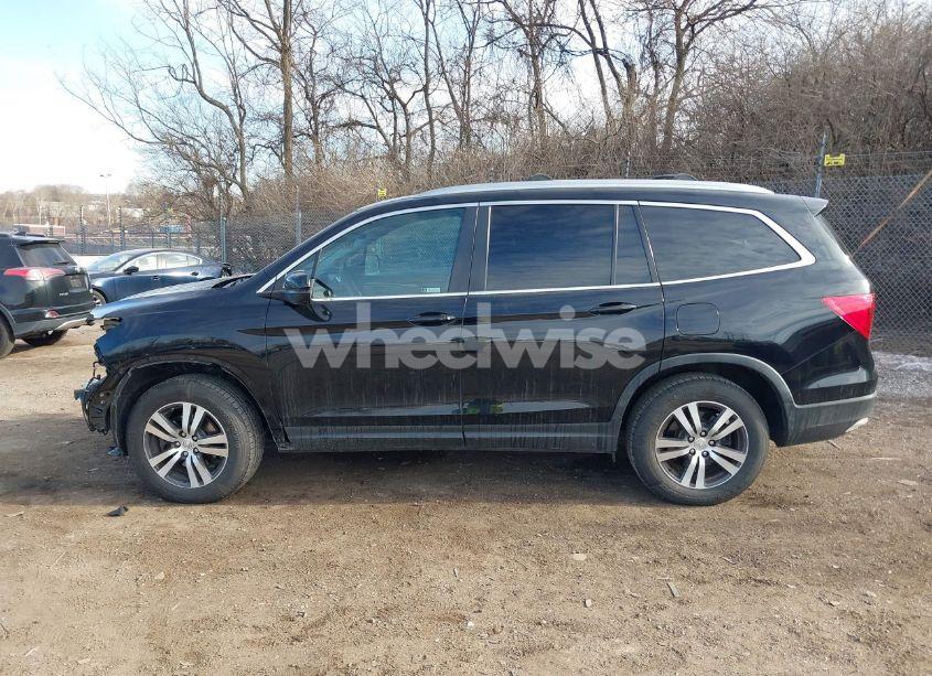 Photo 15 of 2018 Honda Pilot EX (VIN 5FNYF6H32JB014486)