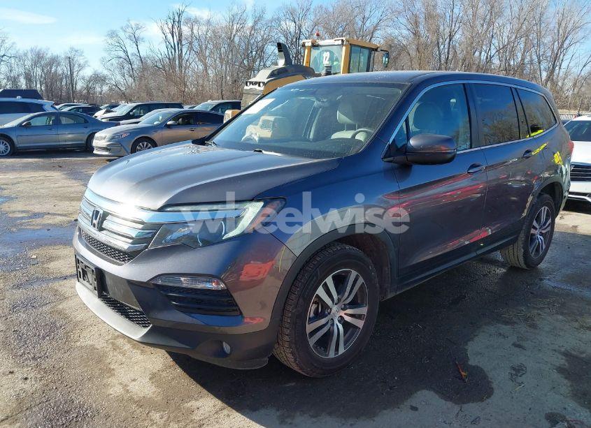 Photo 2 of 2018 Honda Pilot EX (VIN 5FNYF6H32JB021373)
