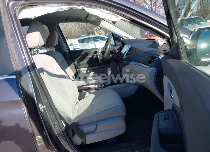 Photo 5 of 2018 Honda Pilot EX (VIN 5FNYF6H32JB021373)