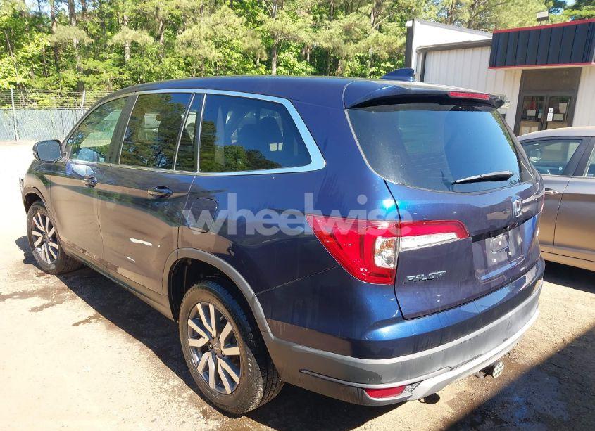 Photo 3 of 2019 Honda Pilot EX (VIN 5FNYF6H32KB077783)