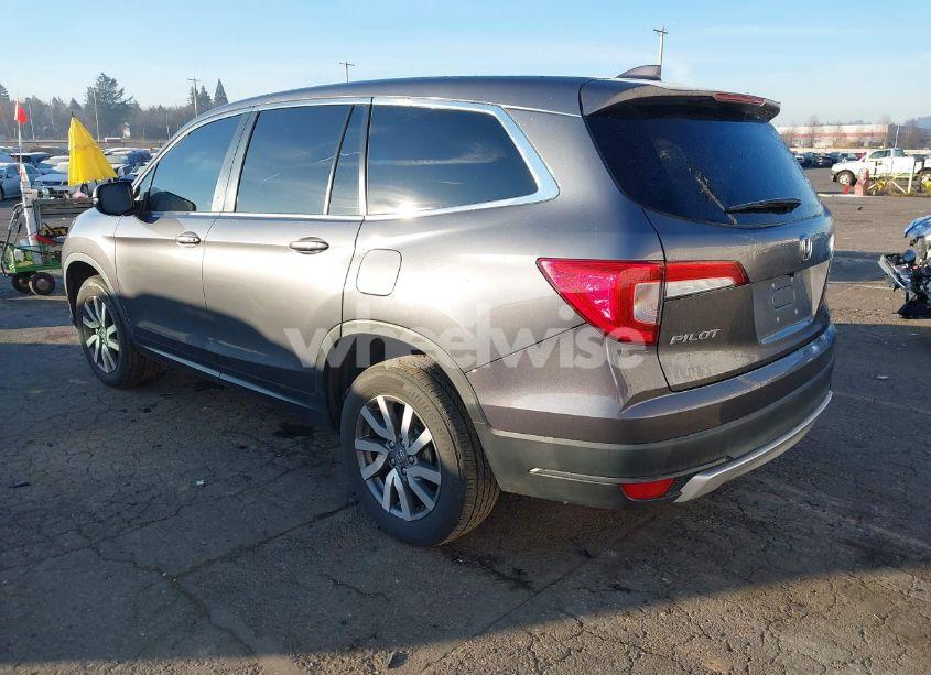 Photo 3 of 2019 Honda Pilot EX (VIN 5FNYF6H32KB094163)