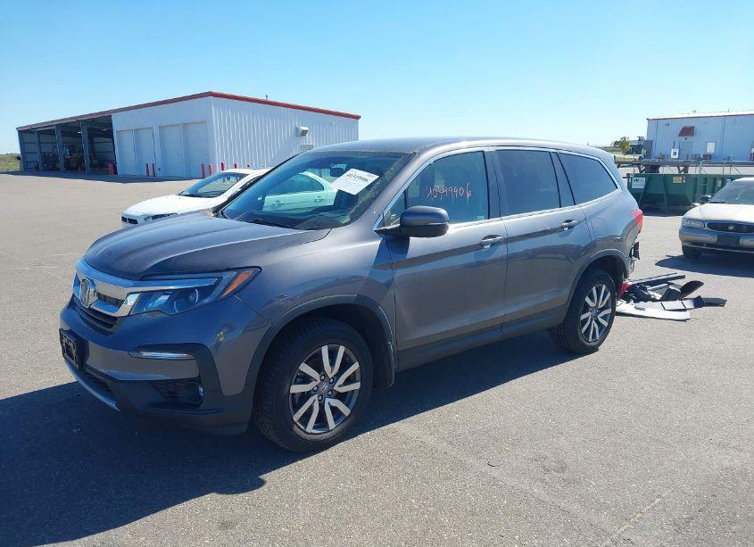 Photo 2 of 2021 Honda Pilot AWD EX (VIN 5FNYF6H32MB070142)