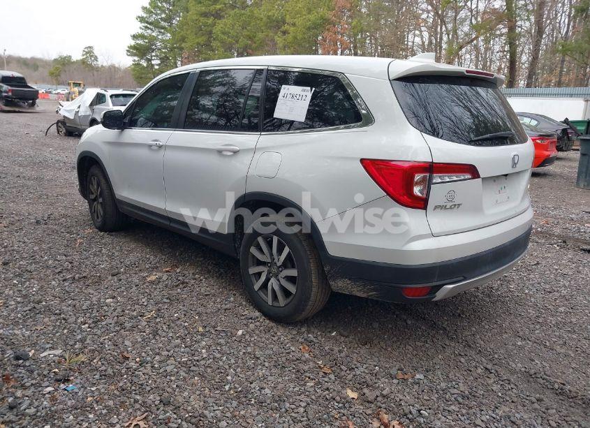 Photo 3 of 2021 Honda Pilot AWD EX (VIN 5FNYF6H32MB087104)