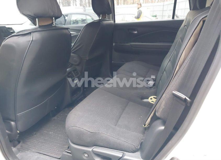 Photo 8 of 2021 Honda Pilot AWD EX (VIN 5FNYF6H32MB087104)