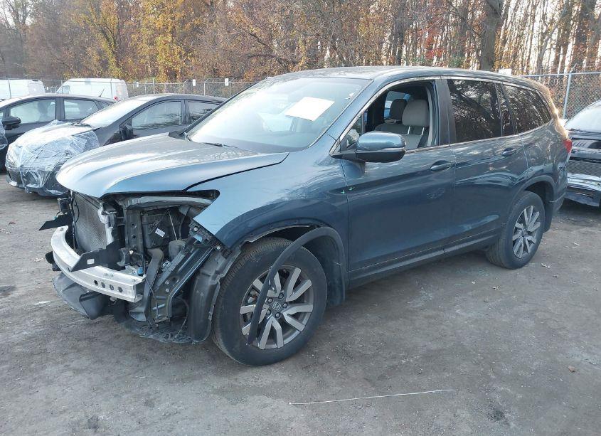 Photo 2 of 2021 Honda Pilot AWD EX (VIN 5FNYF6H33MB048165)