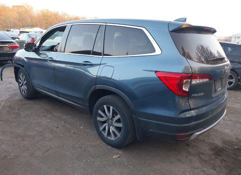 Photo 3 of 2021 Honda Pilot AWD EX (VIN 5FNYF6H33MB048165)