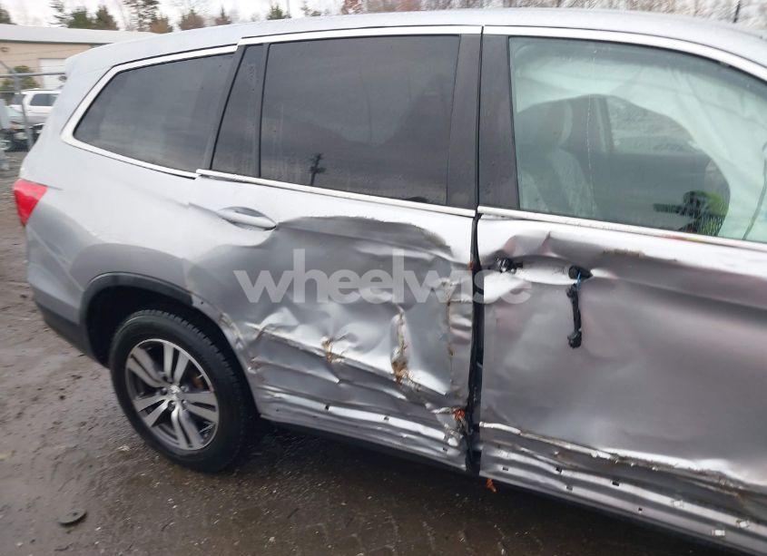 Photo 17 of 2016 Honda Pilot EX (VIN 5FNYF6H34GB013011)