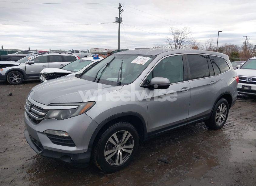 Photo 2 of 2016 Honda Pilot EX (VIN 5FNYF6H34GB013011)