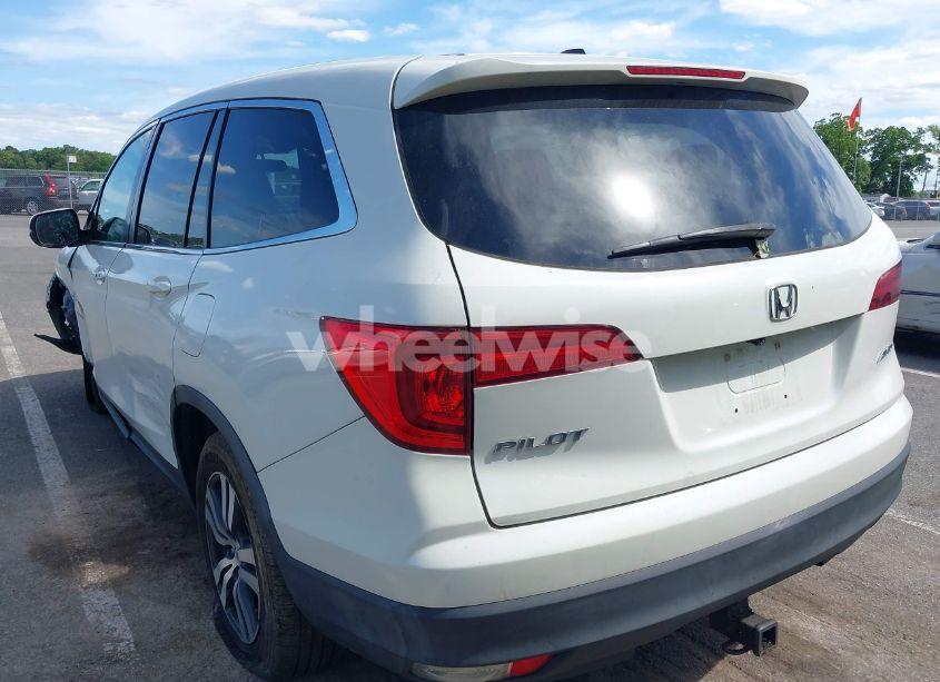 Photo 3 of 2016 Honda Pilot EX (VIN 5FNYF6H34GB026101)