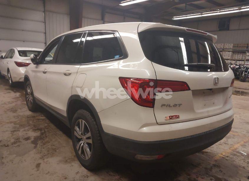 Photo 3 of 2018 Honda Pilot EX (VIN 5FNYF6H34JB062944)