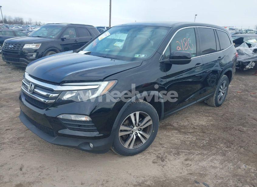 Photo 2 of 2017 Honda Pilot EX (VIN 5FNYF6H35HB089810)