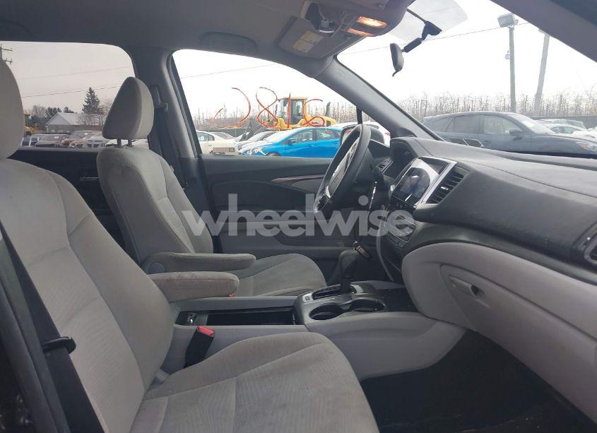 Photo 5 of 2017 Honda Pilot EX (VIN 5FNYF6H35HB089810)