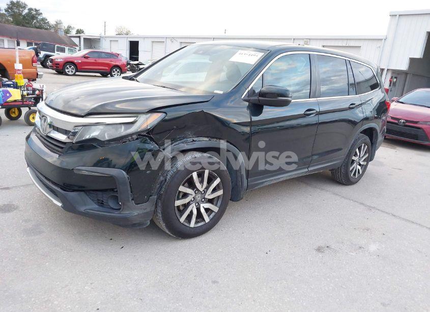 Photo 2 of 2019 Honda Pilot EX (VIN 5FNYF6H35KB060492)