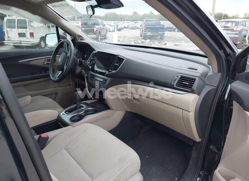 Photo 5 of 2019 Honda Pilot EX (VIN 5FNYF6H35KB060492)
