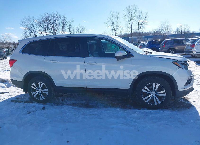 Photo 13 of 2016 Honda Pilot EX (VIN 5FNYF6H36GB041618)