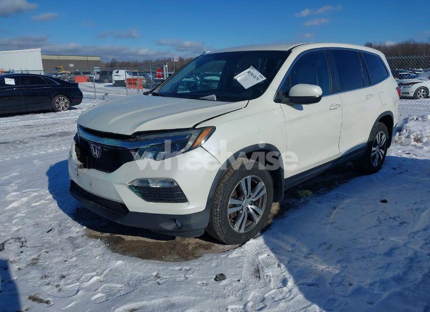 Photo 2 of 2016 Honda Pilot EX (VIN 5FNYF6H36GB041618)