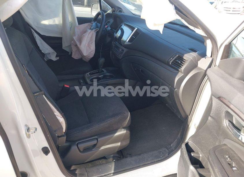 Photo 5 of 2017 Honda Pilot EX (VIN 5FNYF6H36HB013061)