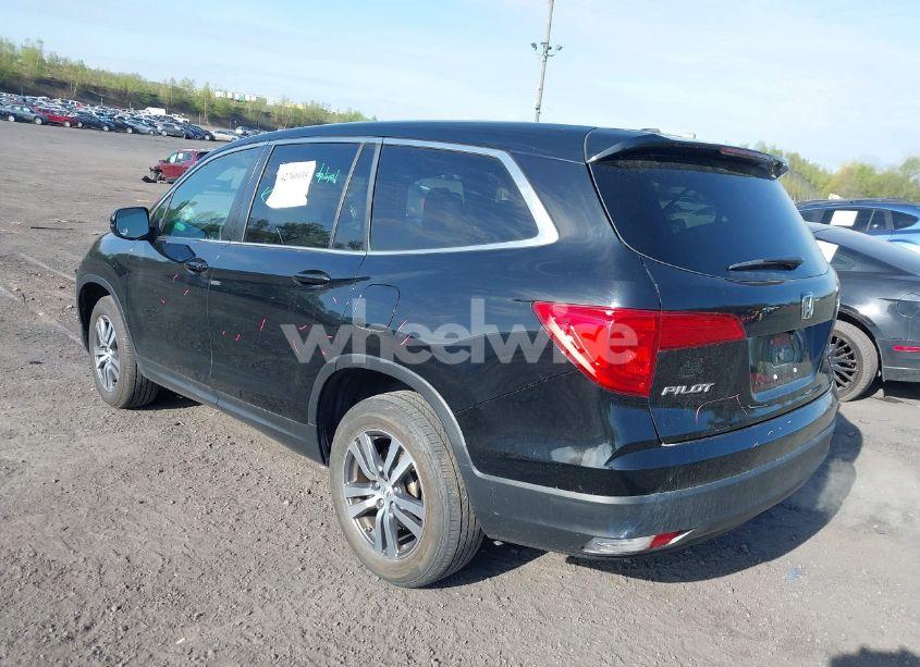 Photo 3 of 2017 Honda Pilot EX (VIN 5FNYF6H36HB034332)