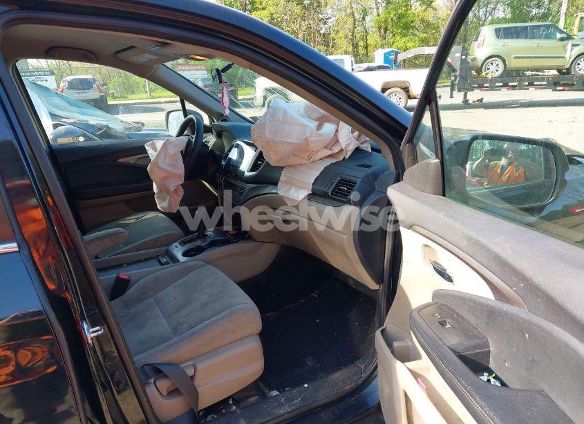 Photo 5 of 2018 Honda Pilot EX (VIN 5FNYF6H36JB016919)