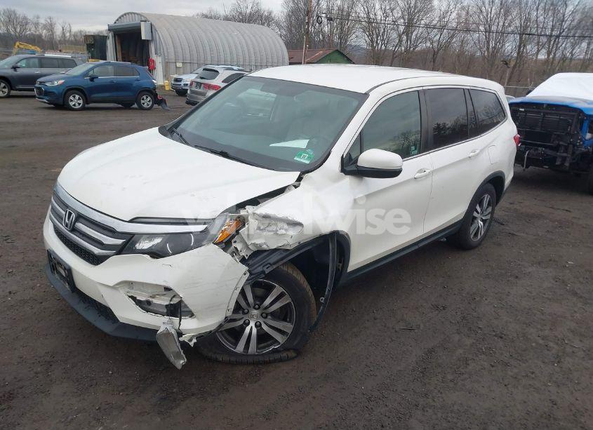 Photo 2 of 2018 Honda Pilot EX (VIN 5FNYF6H36JB073198)
