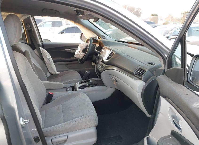 Photo 5 of 2016 Honda Pilot EX (VIN 5FNYF6H37GB116066)