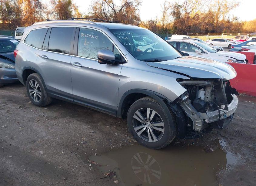 2017 Honda Pilot EX (VIN 5FNYF6H37HB016440) main photo