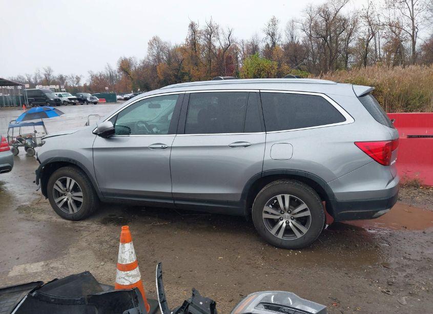 Photo 15 of 2017 Honda Pilot EX (VIN 5FNYF6H37HB016440)