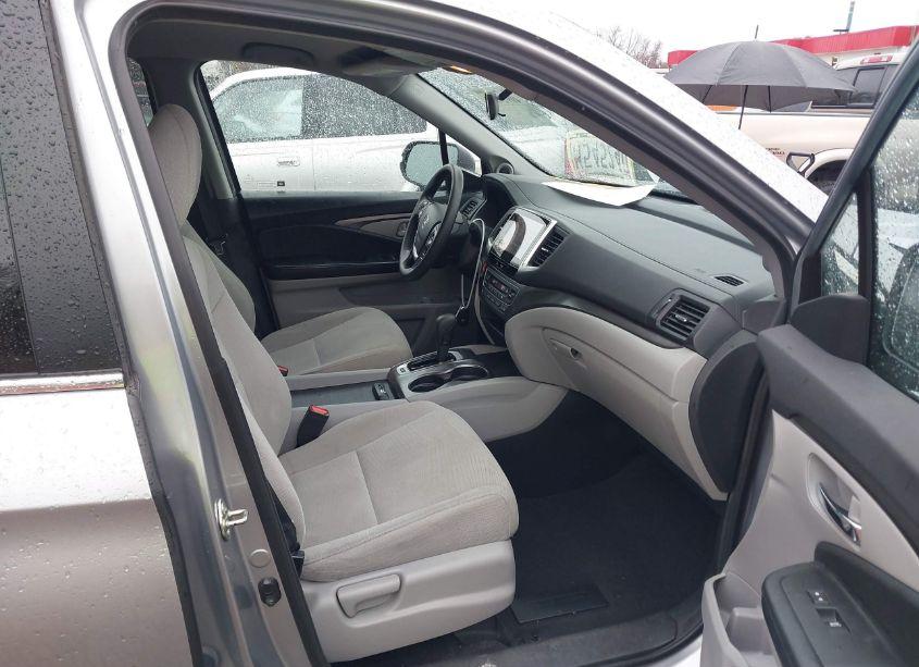 Photo 5 of 2017 Honda Pilot EX (VIN 5FNYF6H37HB016440)