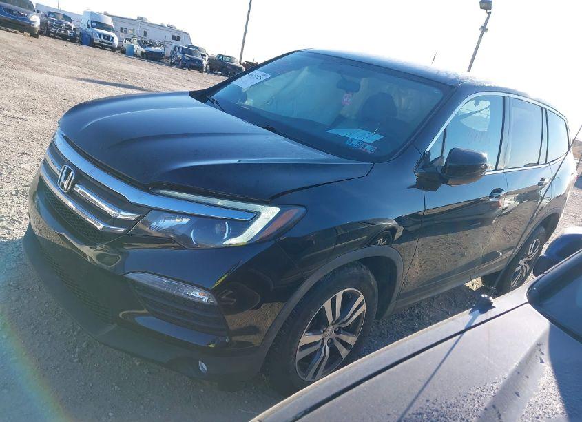 Photo 2 of 2018 Honda Pilot EX (VIN 5FNYF6H38JB034189)