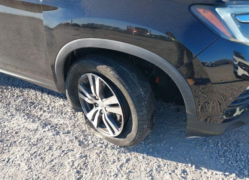 Photo 6 of 2018 Honda Pilot EX (VIN 5FNYF6H38JB034189)