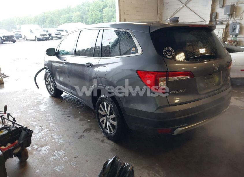 Photo 3 of 2019 Honda Pilot EX (VIN 5FNYF6H38KB015112)