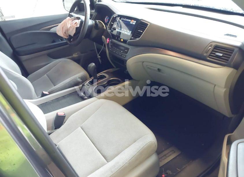 Photo 5 of 2019 Honda Pilot EX (VIN 5FNYF6H38KB015112)