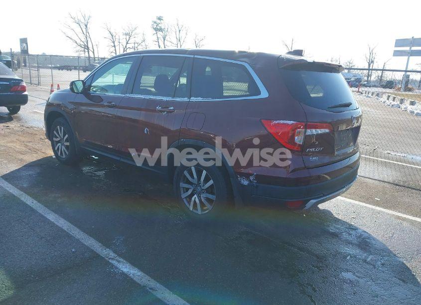 Photo 3 of 2021 Honda Pilot AWD EX (VIN 5FNYF6H39MB093403)