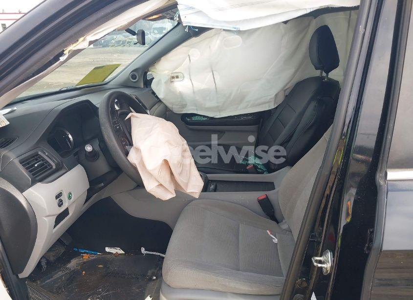 Photo 5 of 2016 Honda Pilot EX (VIN 5FNYF6H3XGB043405)