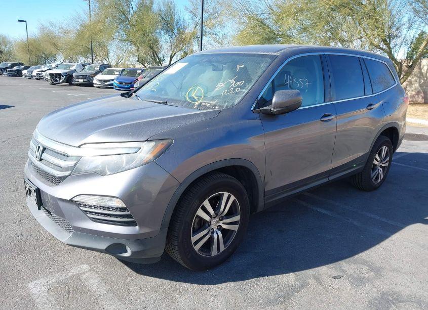 Photo 2 of 2016 Honda Pilot EX (VIN 5FNYF6H3XGB107359)