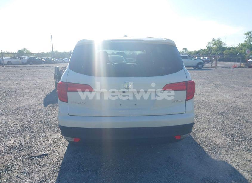 Photo 16 of 2017 Honda Pilot EX (VIN 5FNYF6H3XHB051344)