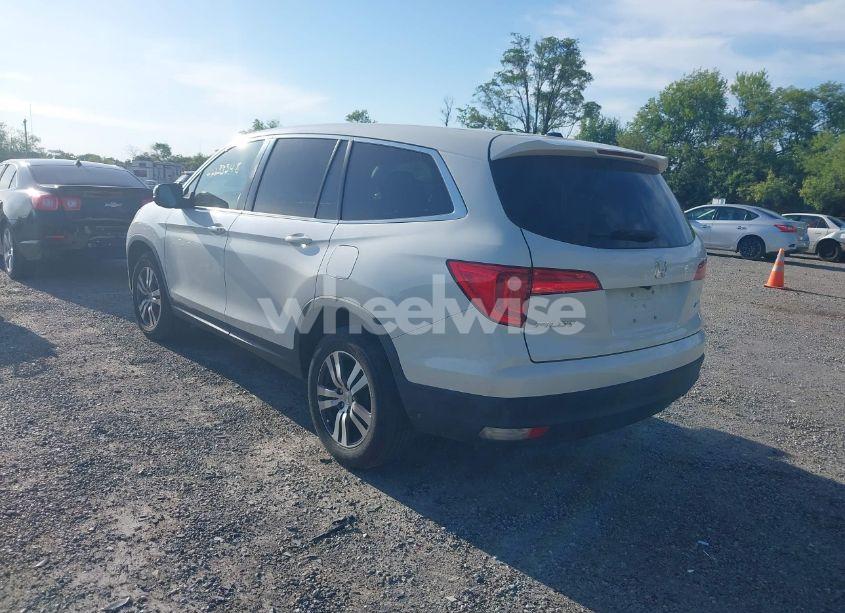 Photo 3 of 2017 Honda Pilot EX (VIN 5FNYF6H3XHB051344)
