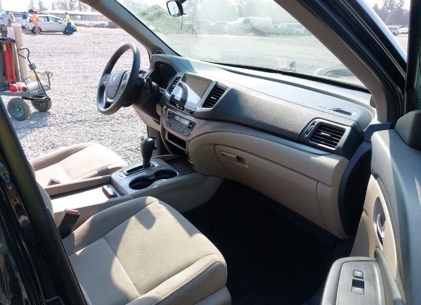 Photo 5 of 2018 Honda Pilot EX (VIN 5FNYF6H3XJB036638)