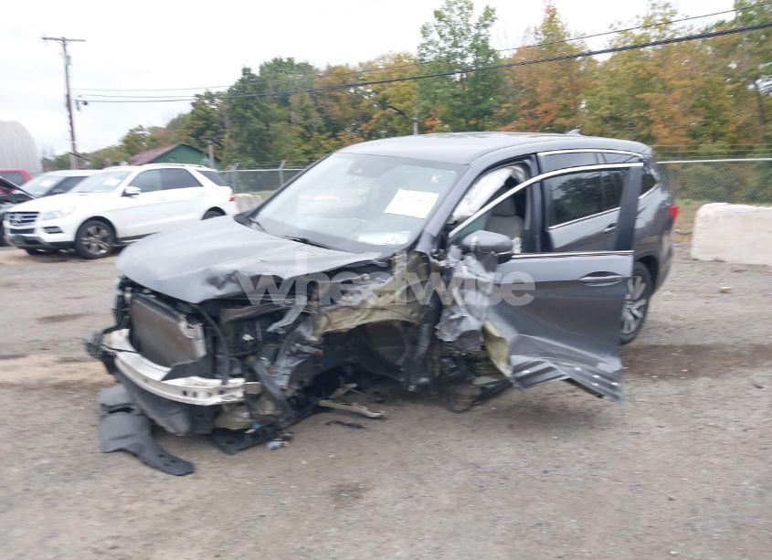 Photo 2 of 2019 Honda Pilot EX (VIN 5FNYF6H3XKB045938)