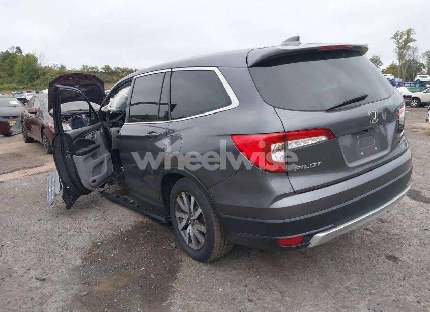 Photo 3 of 2019 Honda Pilot EX (VIN 5FNYF6H3XKB045938)