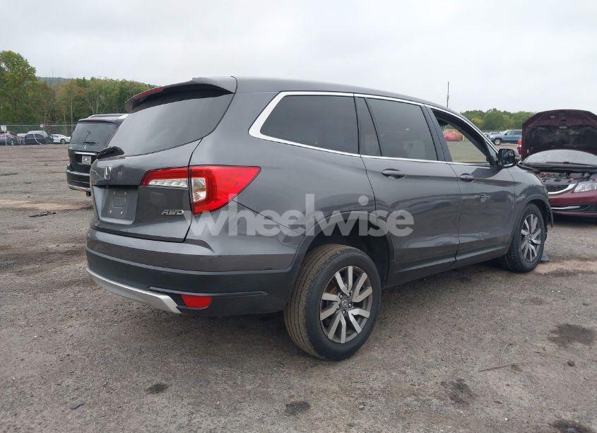 Photo 4 of 2019 Honda Pilot EX (VIN 5FNYF6H3XKB045938)