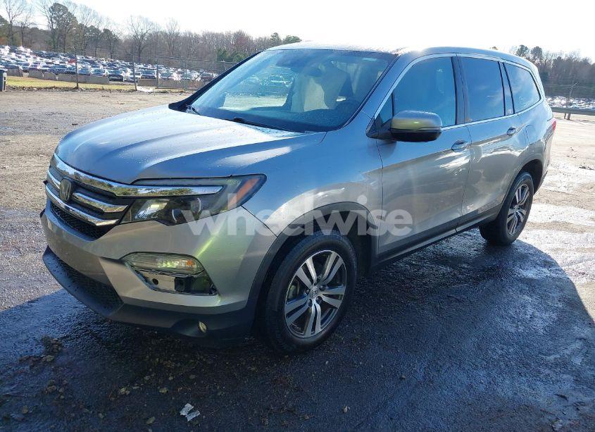Photo 2 of 2017 Honda Pilot EX (VIN 5FNYF6H43HB105219)