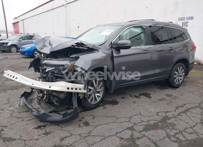 Photo 2 of 2019 Honda Pilot EX-L (VIN 5FNYF6H44KB003290)