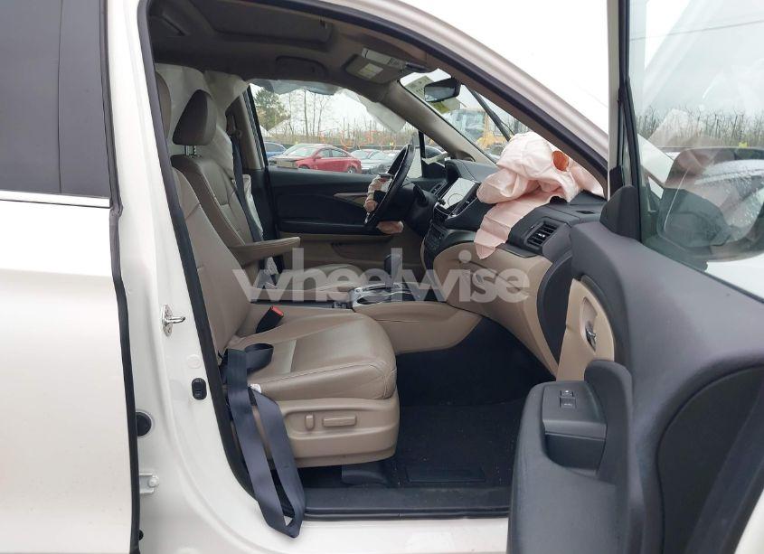 Photo 5 of 2019 Honda Pilot EX-L (VIN 5FNYF6H48KB079031)