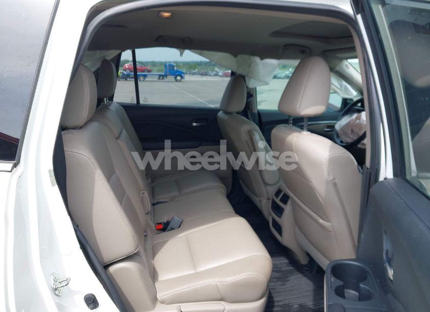 Photo 8 of 2017 Honda Pilot EX-L (VIN 5FNYF6H50HB021772)